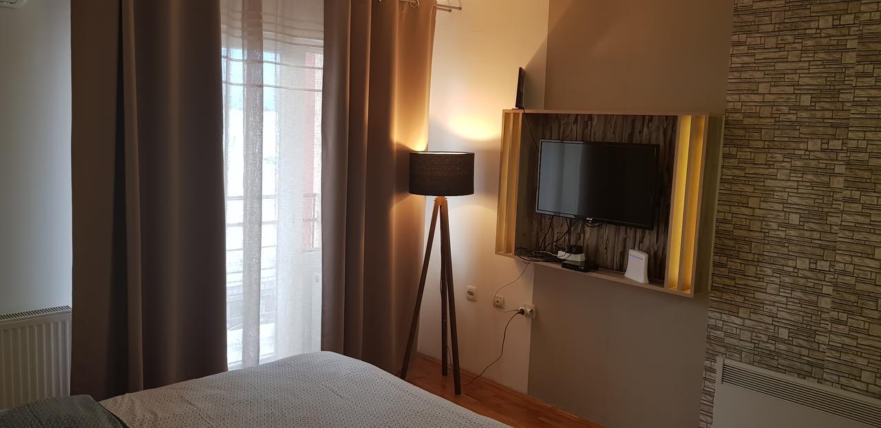 Nice Apartment Ni Екстериор снимка